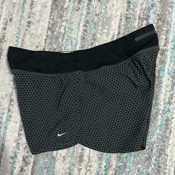 Nike shorts - Picture 2 of 6